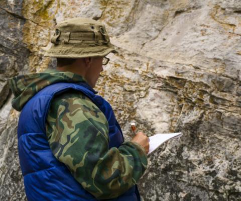 wykonywanie badania geologicznego